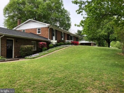 205 Pecan Ln, Fredericksburg, VA 22405-1744