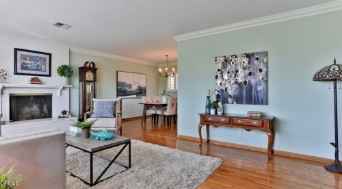 2347 Caracas St, Glendale CA  91214-3004 exterior