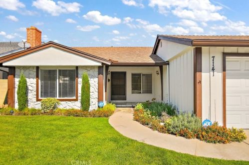 7141 Cole St, Downey, CA 90242-2010