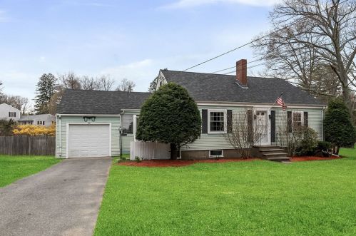 22 Hale Spring Rd, Plaistow, NH 03865-2311