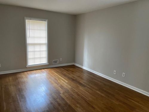 7195 Hunters Branch Dr, Atlanta GA  30328-1768 exterior