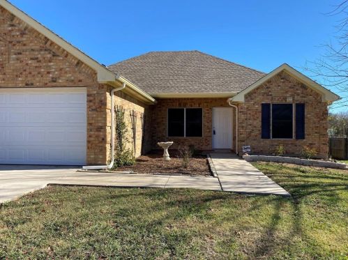 713 Charyl Lynn Dr, Argyle TX  76226-5805 exterior