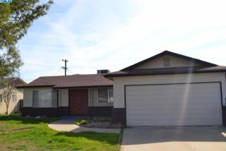 165 Deodar Ln, Lemoore CA  93245-2014 exterior