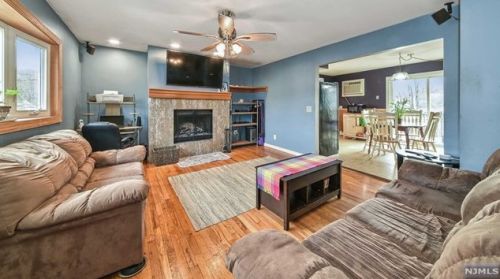 11 Ballston St, Bloomingdale, NJ 07403-1701