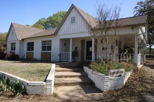 1148 Hyview Rd, Midlothian, TX 76063-6252