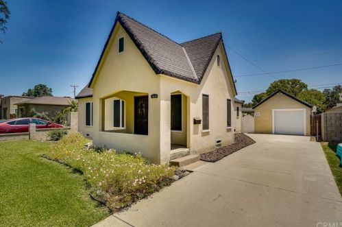 421 Linwood Ave, Santa Ana, CA 92701-4326