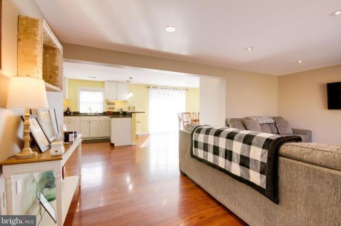 126 Jennings Rd, Severna Park, MD 21146-1809