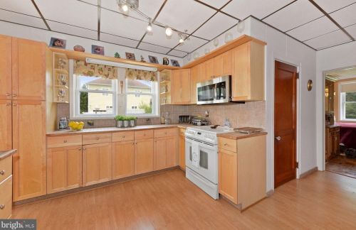 601 Mount Laurel Rd, Mount Laurel NJ  08054-9555 exterior