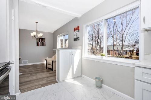 8107 Lockney Ave, Silver Spring MD 20912-7304 exterior