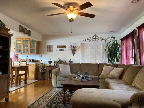 1609 Birch Ave, Escondido, CA 92027-4603
