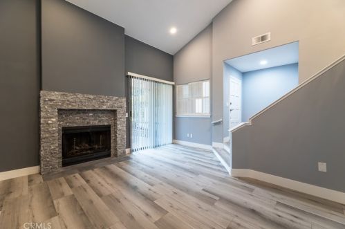 26 Santa Cruz Ct, Manhattan Beach, CA 90266-7214