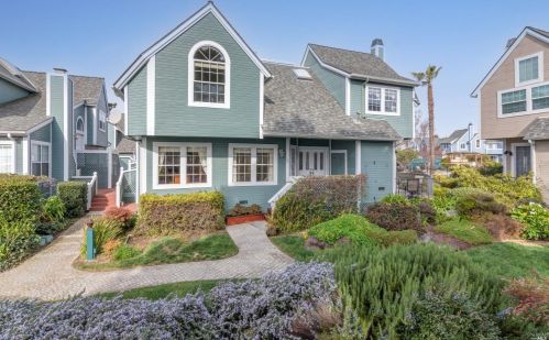 187 B St, Benicia, CA 94510-3246