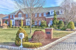18 Chaser Ct, Holmdel Village, NJ 07733-2933