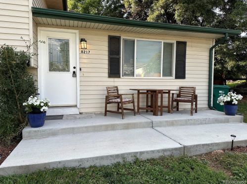 8217 Explorador Calle, Denver CO  80229-5566 exterior