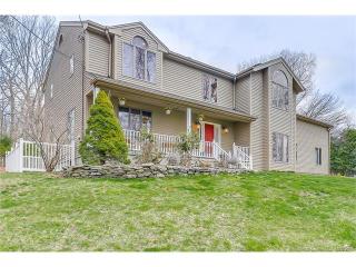 28 Blue Trail Dr, Waterbury, CT 06705-2502