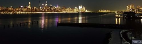 321 The Promenade, Edgewater NJ  07020-2115 exterior