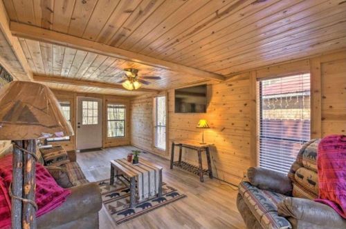 25 Rocky Ln, Cleveland, GA 30528-0921