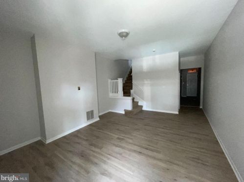 4517 19th St, Philadelphia, PA 19140-1017