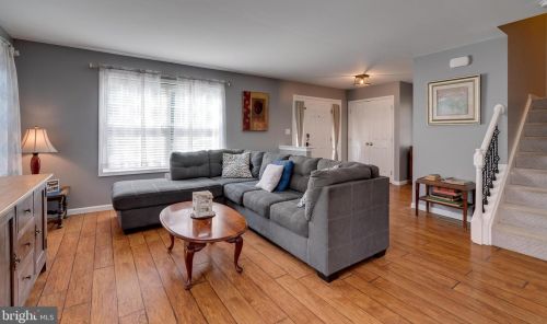 239 Railroad Ave, Ephrata PA  17522-2327 exterior