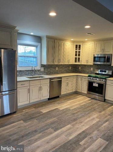 721 Pasadena Dr, Lacey, NJ 08731-4901