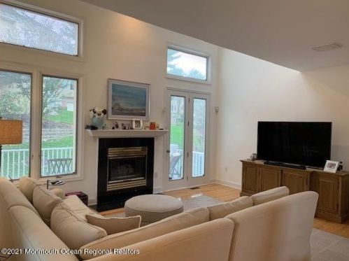 13 Baltusral Ct, Holmdel Village, NJ 07733-2504