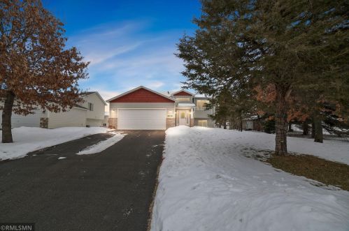 8575 Coral Sea St, Minneapolis, MN 55449-5623