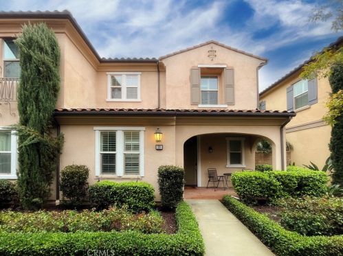 38 Canoe, Irvine CA  92618-8841 exterior