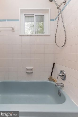 916 Robin Rd, Silver Spring MD 20901-1871 exterior