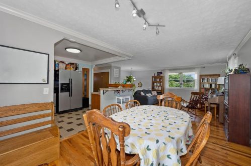 2329 Fairgreen Dr, Cincinnati OH  45238-3230 exterior