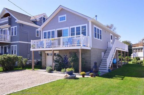 27 5th Ave, Charlestown, RI 02813-1925