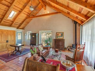 9 Trestle Creek Rd, Madrid, NM 87010-9784