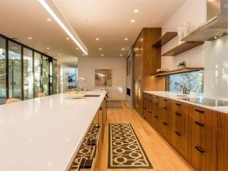 2708 Townes Ln, Austin, TX 78703-1643