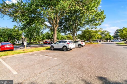 38 Valleybrook Dr, Lancaster PA  17601-4617 exterior