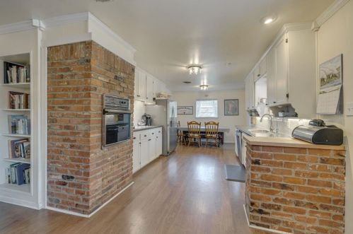 5809 Trl Lk Dr, Fort Worth TX  76133-1250 exterior