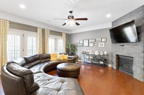 3261 Ferncliff Ln, Atlanta, GA 30324-2569