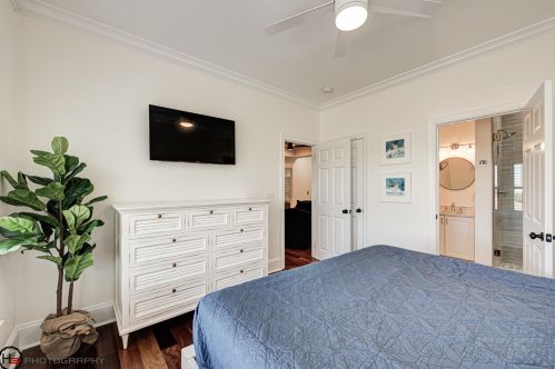 1000 Carolina Blvd, Isle Of Palms SC  29451-2242 exterior