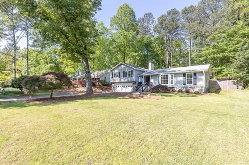 53 Brookcrest Dr, Marietta, GA 30068-3703