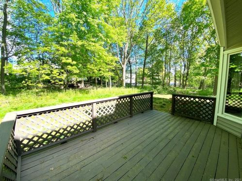 6 Sleepy Day Rd, Huntington CT  06484-2271 exterior