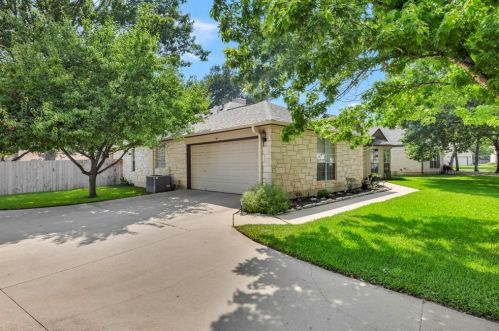 3006 Brandy Ln, Georgetown, TX 78628-2756
