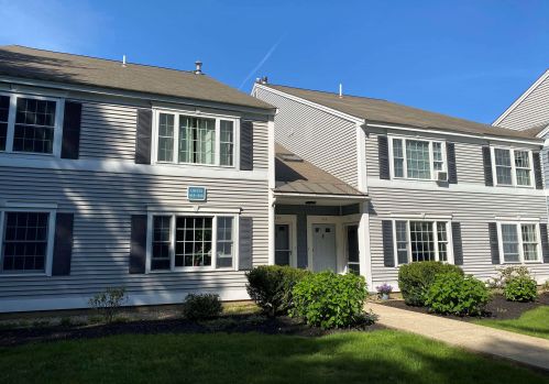 416 Springbrook Cir, Portsmouth, NH 03801-5628