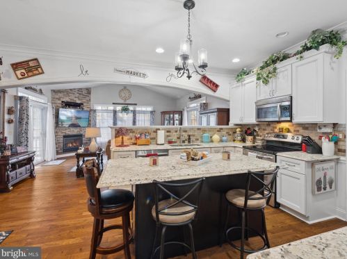 41 Cypress Point Ct, Charles Town WV  25414-3928 exterior