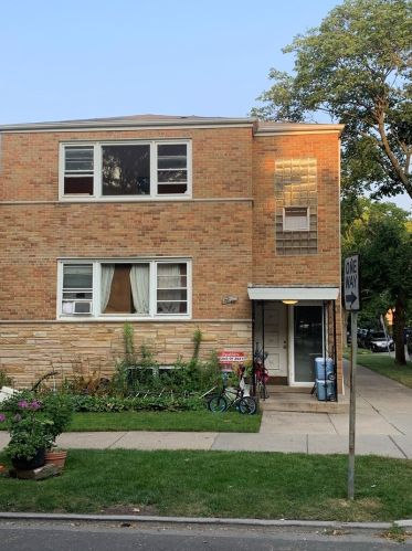 7056 Rockwell St, Chicago, IL 60645-3209