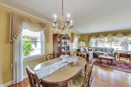 7627 Kedzie St, Niles IL  60714-2531 exterior