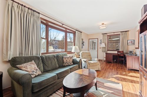 229 58th St, Willowbrook IL  60514-1711 exterior