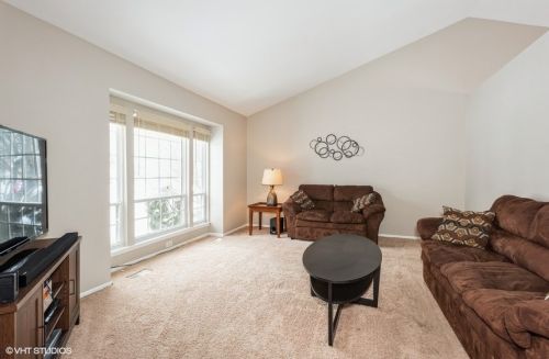 4225 Glengary Ct, Hanover Park, IL 60133-6718