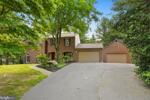 14735 Carona Dr, Silver Spring, MD 20905-7411