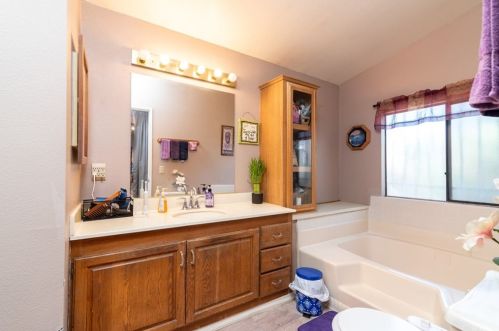 3050 Ball Rd, Anaheim CA  92804-3876 exterior