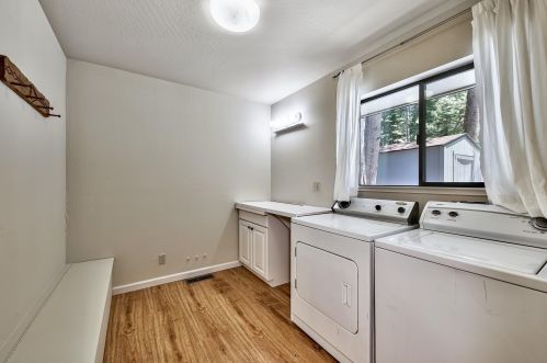 10704 Jeffrey Way, Truckee CA  96161-2520 exterior