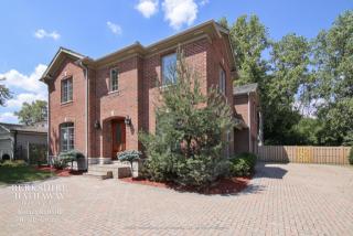 1724 Robin Ln, Glenview, IL 60025-1255
