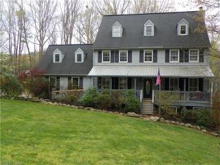 21 Cornelia Ln, Weaverville, NC 28787-9400